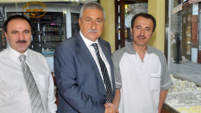 Palandöken 'Bankalar bindikleri dalı kesiyorlar'
