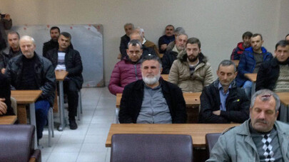 Sakarya'da süpürgeciler kalfalık için ter döktüler