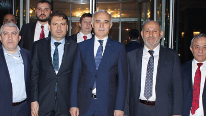 Başkan Yaşar Coşkun, Bakan Naci Ağba’ya dosya sundu
