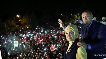 'Yedi düvelin saldırısına rağmen millet dik durdu'