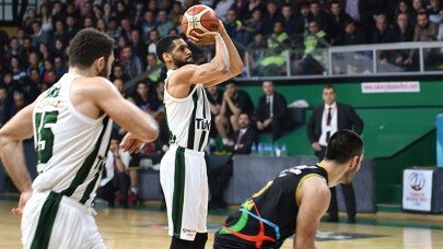 Sakarya Büyükşehir Basket lider bitirdi