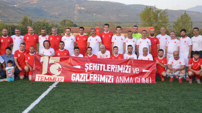 Gemlik'te 15 Temmuz Demokrasi Zaferi ve Şehitleri Anma Veteranlar Futbol Turnuvası başladı