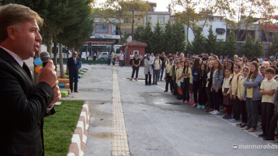 Nuri Bayar Ortaokulu yenilenen binasında eğitime başladı