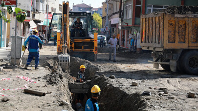 Atatürk Caddesi’nin içmesuyu altyapısı yenileniyor