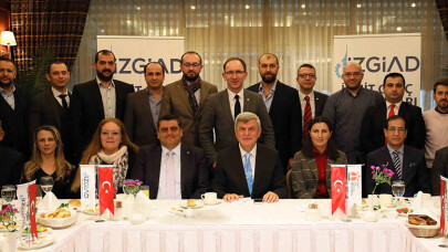 'Dünyaya açılın, sizlerin yanındayız'