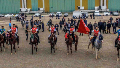 Erzurumlular gününde Cirit gösterisi nefes kesti