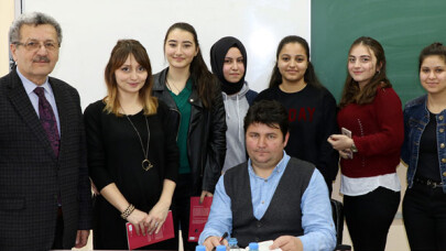'Okumak yaşamak kadar önemlidir'