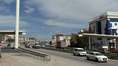 Gebze’ye modern yaya köprüsü