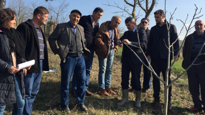 Kocaeli'nde kaliteli ürün yetiştirilmesi için çiftçilere eğitim veriliyor