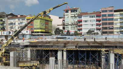 Kent meydanı ve otopark şekilleniyor