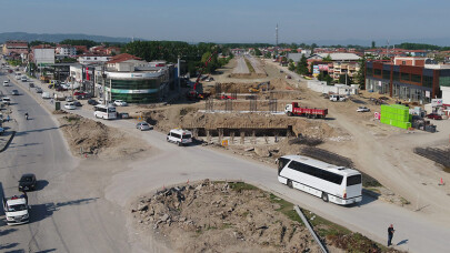 TOPÇA Kavşağında düzenli akış için yan yol hizmette