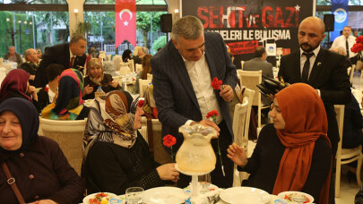 'Şehit ailelerimizin emrindeyiz'