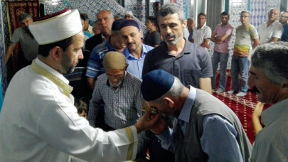 Budaklar'da Sakal-ı Şerif dualar eşliğinde açıldı