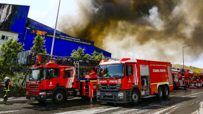 Arnavutköy'de işyeri yangını