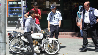 Zabıta ekiplerinden Fethiye Caddesi’nde motosiklet denetimi