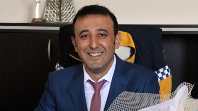 Dr. Cihad Nazım Çaka Kimdir?