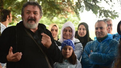 ‘Mandıra Filozofu’ okullara da karşı