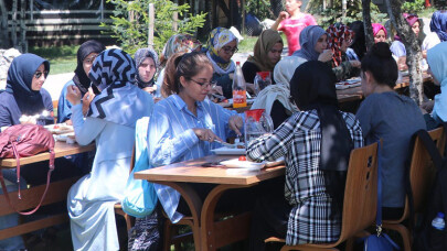 Kılavuz Gençlik liderleri Afrika Okulu’ndan mezun oldu