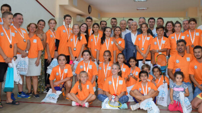 Nilüfer Uluslararası Squash Festivali’nde ödüller sahiplerini buldu