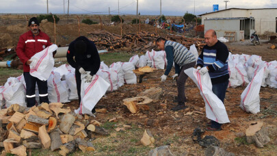 Burhaniye Belediyesi Odun Dağıtımına Başlıyor