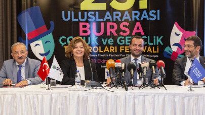 Tiyatronun coşkusu Bursa’yı sardı