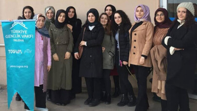 TÜGVA’lı gençler huzurevinde