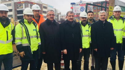 Şeker, metro şantiyesinde çalışmaları inceledi