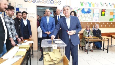 11’inci Cumhurbaşkanı Abdullah Gül Beykoz’da oyunu kullandı