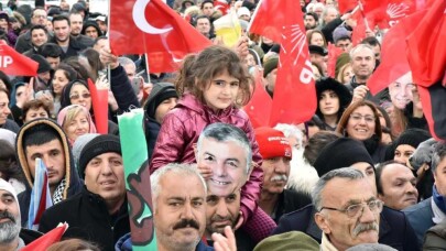 Başkan Genç’e Sarıyer mitinginde sevgi seli