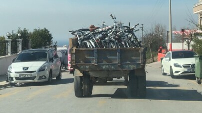 CHP’li Yalova Belediyesi’nde skandal...Bakanlığın hibe bisikletlerine kendi adaylarının ismini yazdılar