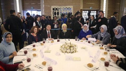 Emine Erdoğan Zeytinburnu’nda Rumeli-Balkan kadınlarıyla buluştu