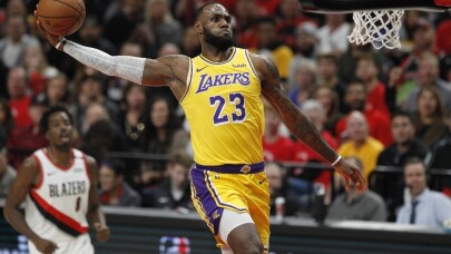 Lakers’ta LeBron James sezonu kapadı