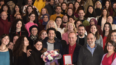 Mert Fırat Benim Komşum Tiyatro'ya konuk oldu