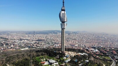 (Özel) Çamlıca Kulesi’ne dördüncü büyük parçanın monte edilme anları havadan görüntülendi