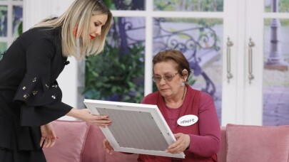 60 yıldır aradığı kardeşlerini Esra Erol buldu
