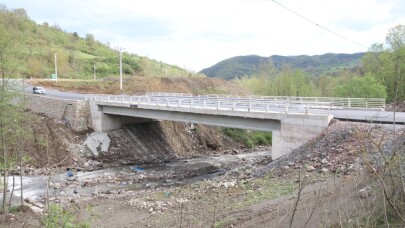 7 mahallenin ulaşımını sağlayacak olan köprü hizmete açıldı