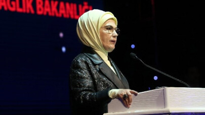 Emine Erdoğan: “Kronik Hastalık Seyri Devam Ederse Hastalığın Pençesinde Kıvranacağız”