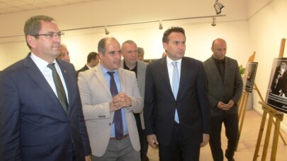 Ayvalık’ta Dr. Fuat Sezgin’in anısına anlamlı sergi