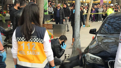 Kadıköy Bağdat Caddesi'nde bir kişi silahla vuruldu