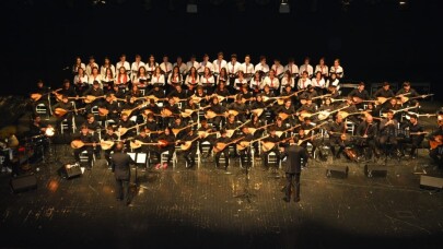 Balıkesir’de öğrencilerden bağlama şov