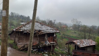 Balıkesir’e nisanda kar sürprizi