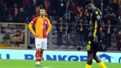 Belhanda’ya maçtan sonra destek