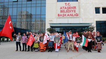 Dünya Dans Günü’nde misafir dans topluluklarından şov