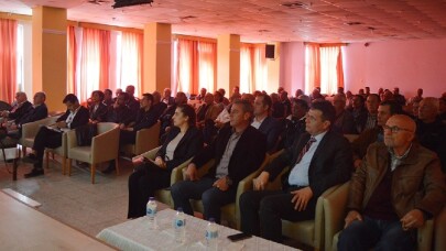 Erdek’te “Zeytin hastalıkları ve zararlıları” konulu seminer verildi