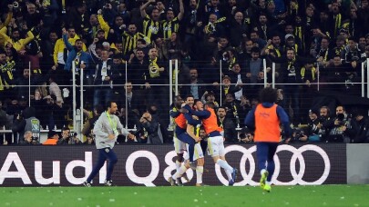 Fenerbahçe dört derbide de geriden geldi