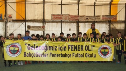 Fenerbahçeli küçük sporculardan büyük destek