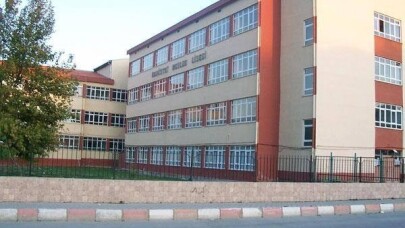 Gemlik’te meslek lisesi yıkılıyor...Bölge halkı yerine spor tesisi istiyor