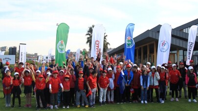 Küçük golfçülerin 23 Nisan coşkusu