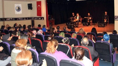 Özden Irmak’tan Türk Halk Müziği konseri