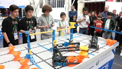 Robotlar, Kocaeli Bilim Merkezi’nde yarıştı